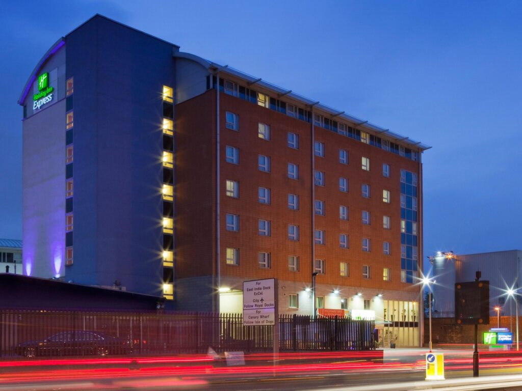 holiday-inn-express-london-5322466854-4x3